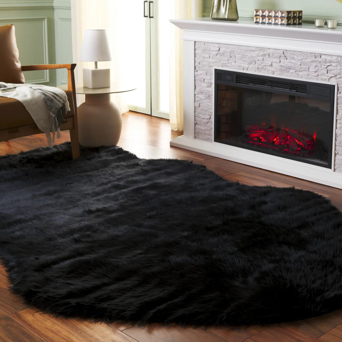 Safavieh Faux Sheep Skin 5'-0" x 8'-0" Rug in Black