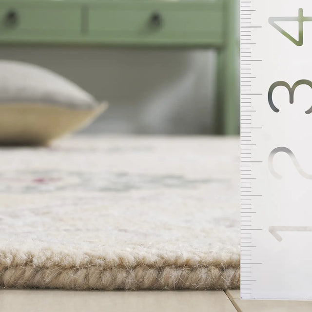Safavieh Metro 2'-3" x 8'-0" Rug in Beige / Ivory
