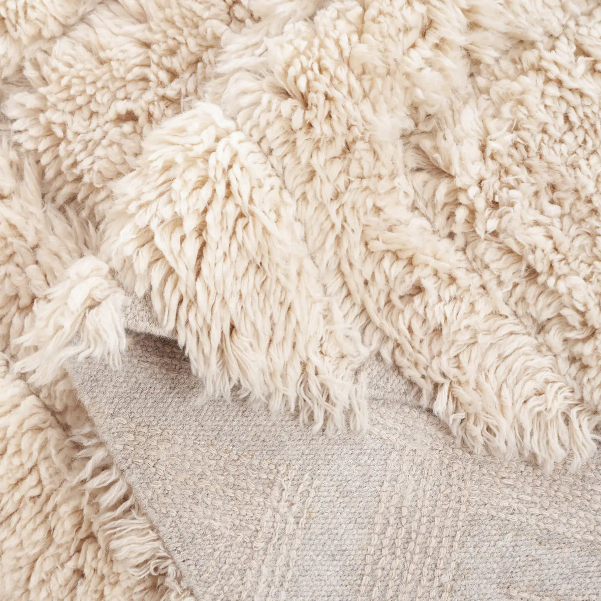 Safavieh Casablanca 4'-0" x 6'-0" Rug in Beige