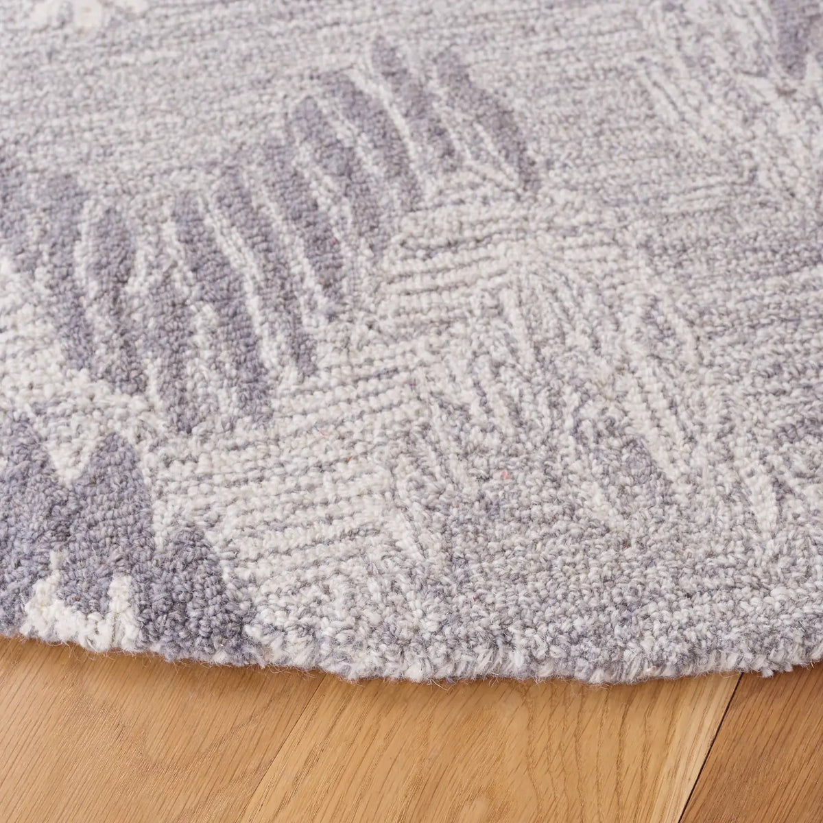 Safavieh Ikat 6'-0" x 6'-0" Rug in Grey / Ivory