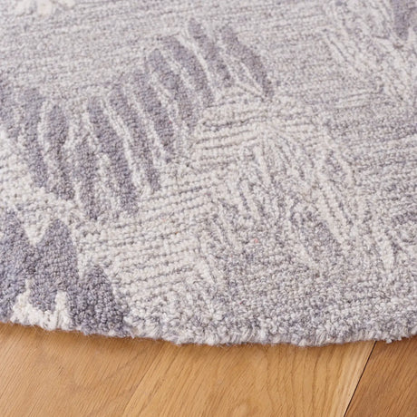 Safavieh Ikat 6'-0" x 6'-0" Rug in Grey / Ivory
