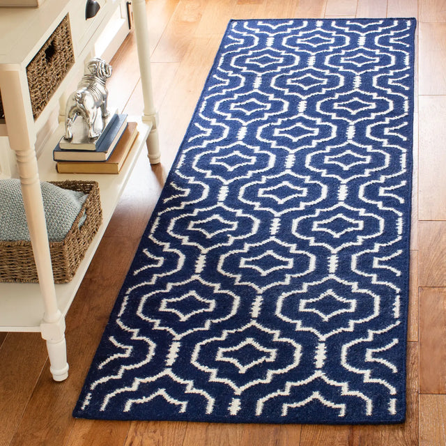Safavieh Dhurries 2'-6" x 10'-0" Rug in Navy / Ivory