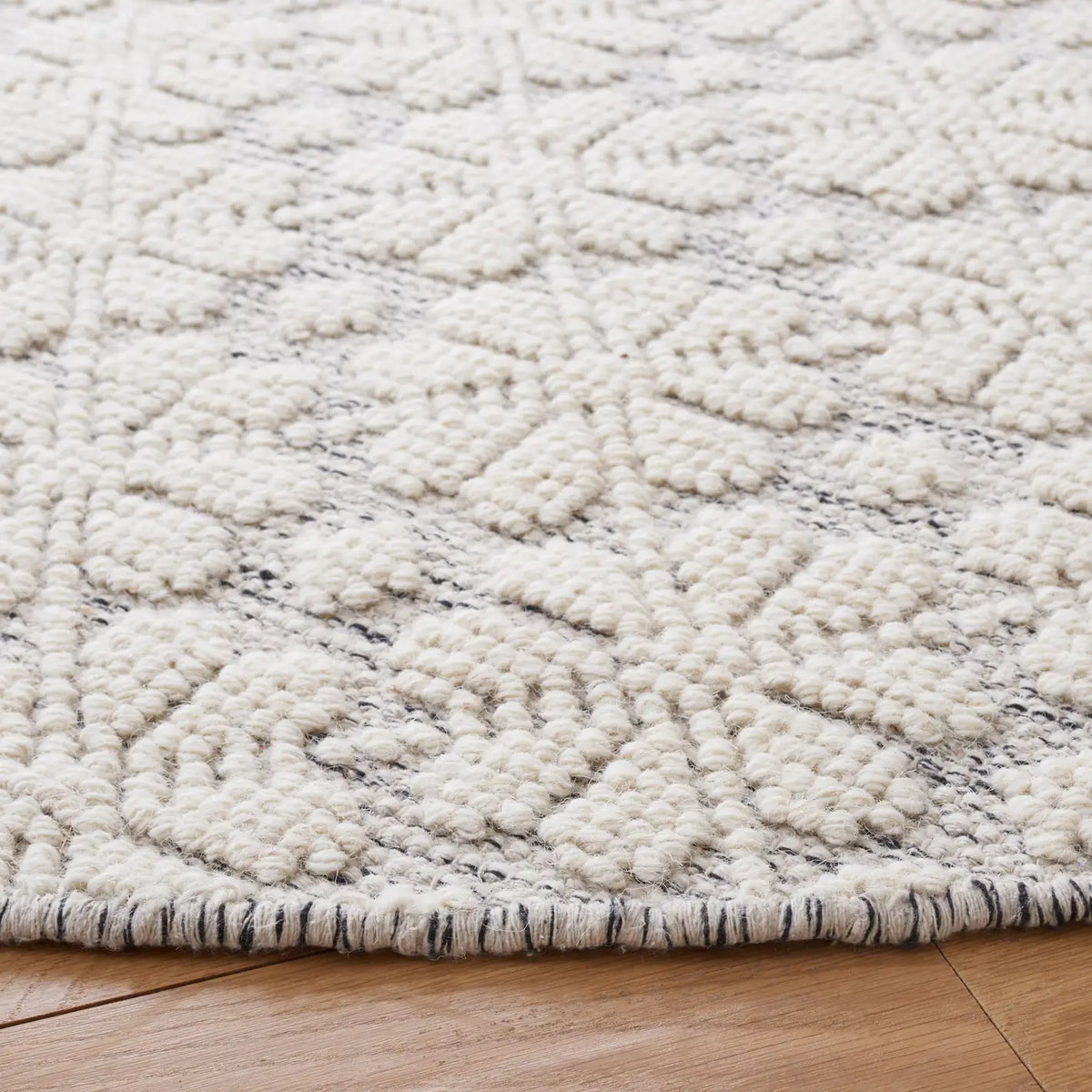 Safavieh Vermont 6'-0" x 6'-0" Rug in Ivory / Grey