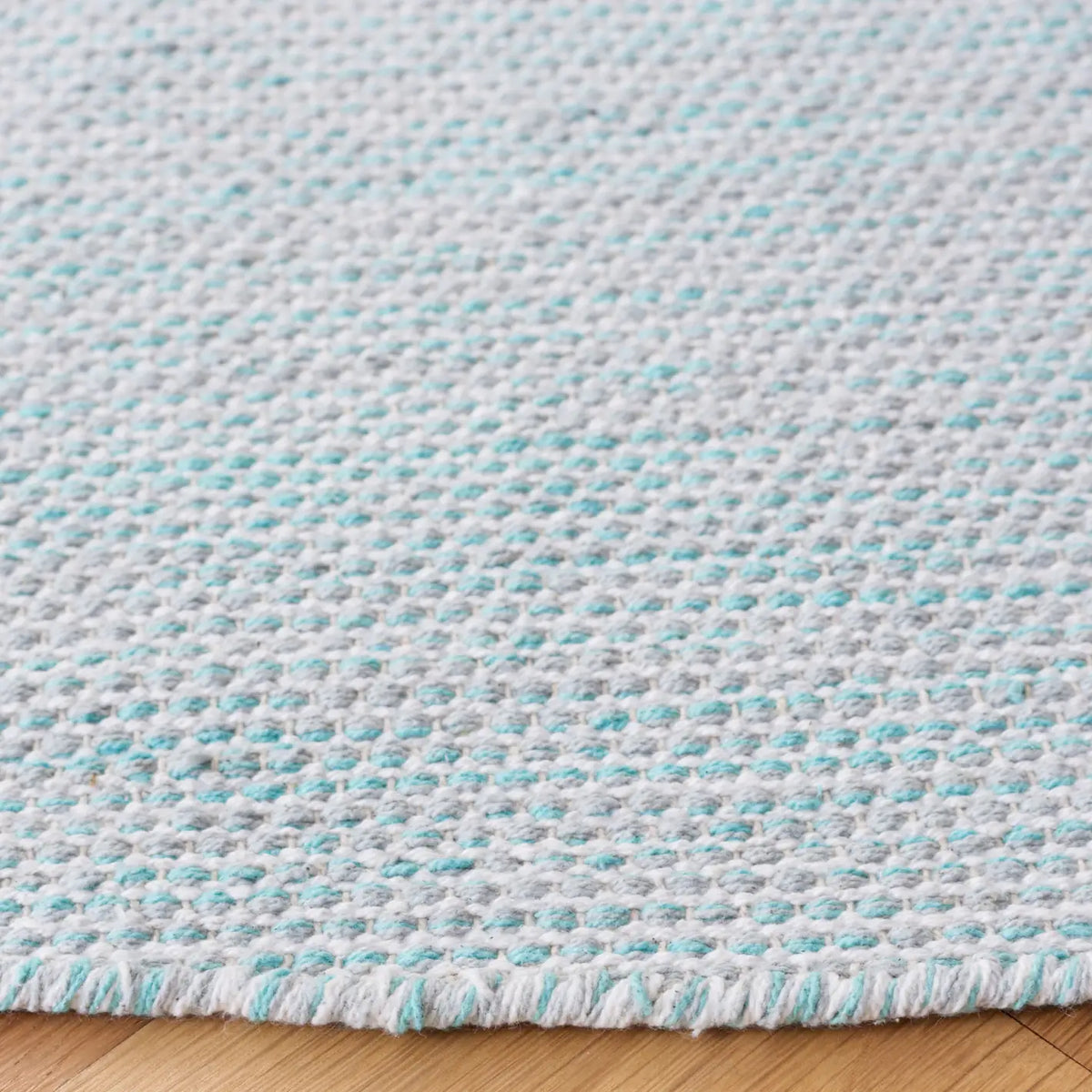 Safavieh Montauk 6'-0" x 6'-0" Rug in Turquoise / Grey