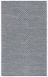 Safavieh Montauk 4'-0" x 6'-0" Rug in Grey / Ivory