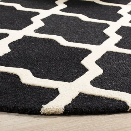 Safavieh Cambridge 6'-0" x 6'-0" Rug in Black / Ivory