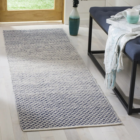Safavieh Montauk 2'-3" x 10'-0" Rug in Navy / Ivory