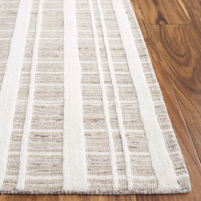 Safavieh Fifth Avenue 4'-0" x 6'-0" Rug in Ivory / Taupe