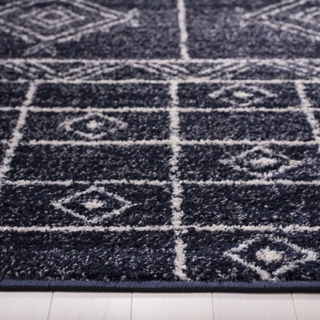 Safavieh Adirondack 4'-0" x 6'-0" Rug in Navy / Silver