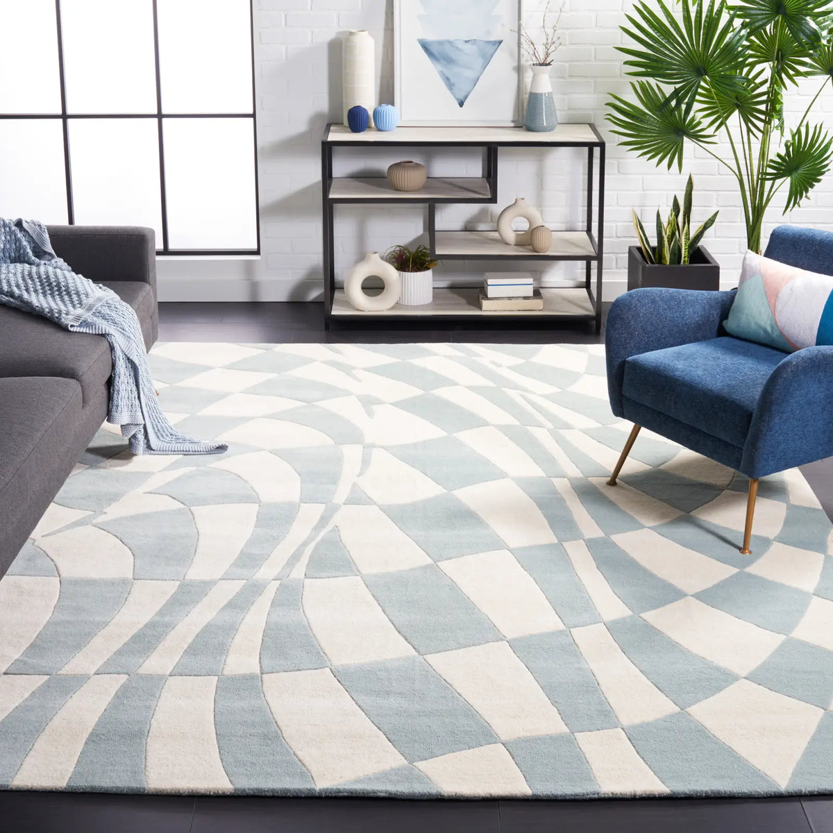 Safavieh Soho 7'-6" x 9'-6" Rug in Blue / Ivory