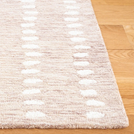 Safavieh Abstract 4'-0" x 6'-0" Rug in Beige / Ivory