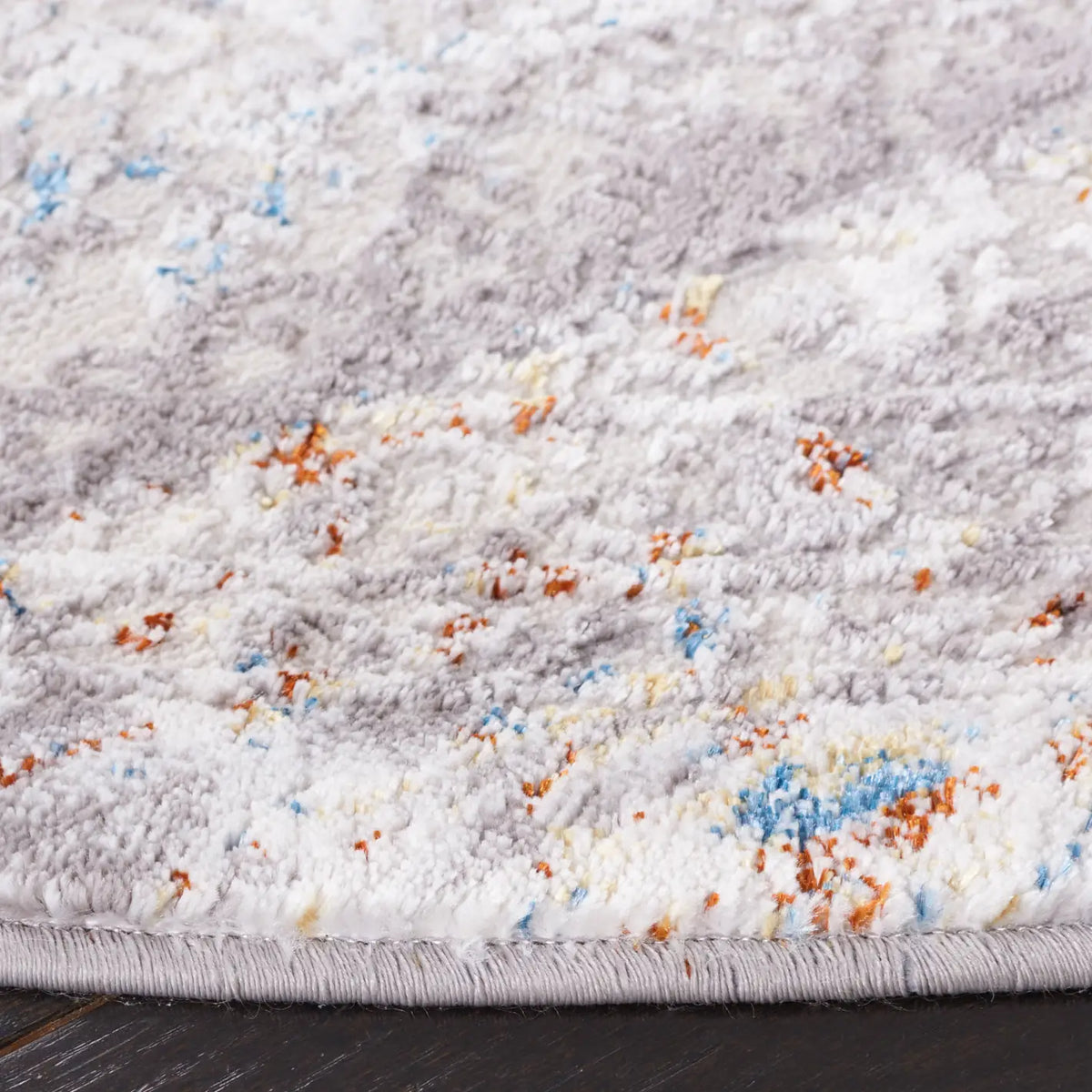 Safavieh Amelia 6'-7" x 6'-7" Rug in Grey / Light Grey