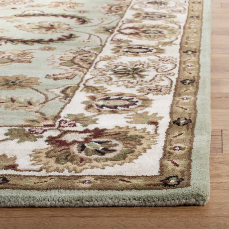Safavieh Heritage 4'-0" x 6'-0" Rug in Sage / Ivory