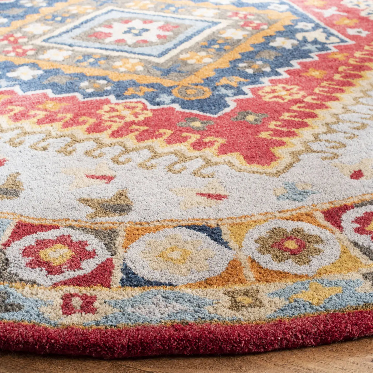 Safavieh Heritage 6'-0" x 6'-0" Rug in Grey / Red