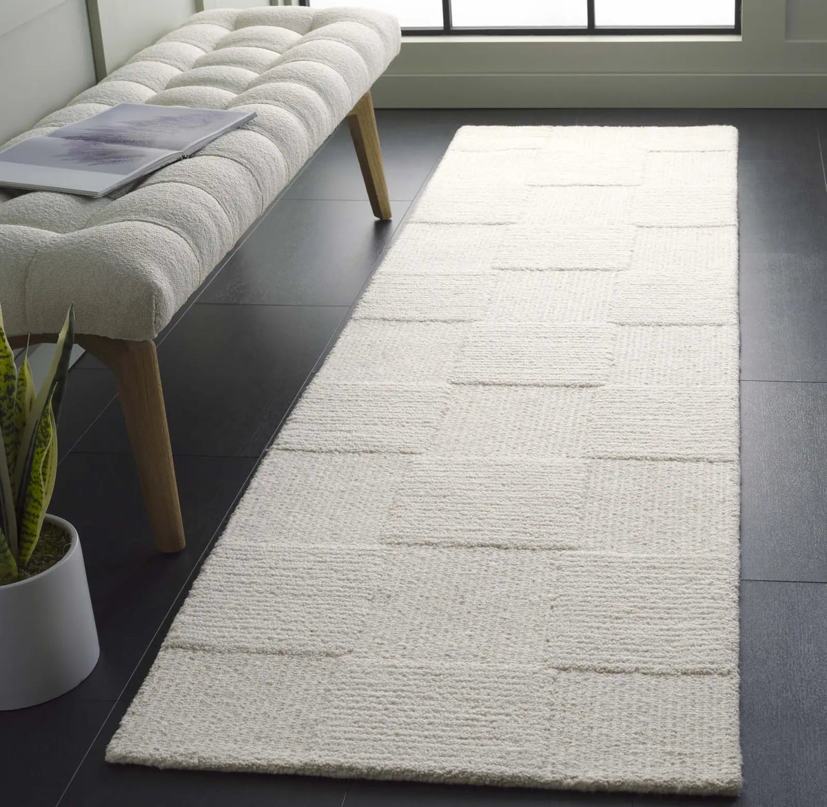 Safavieh Mykonos 2'-3" x 8'-0" Rug in Ivory