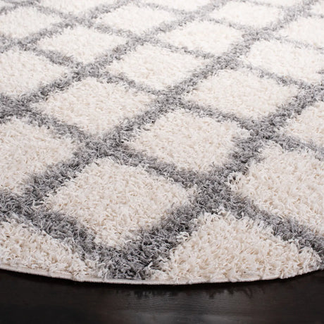 Safavieh Sgd-Dallas Shag 6'-0" x 6'-0" Rug in Ivory / Grey