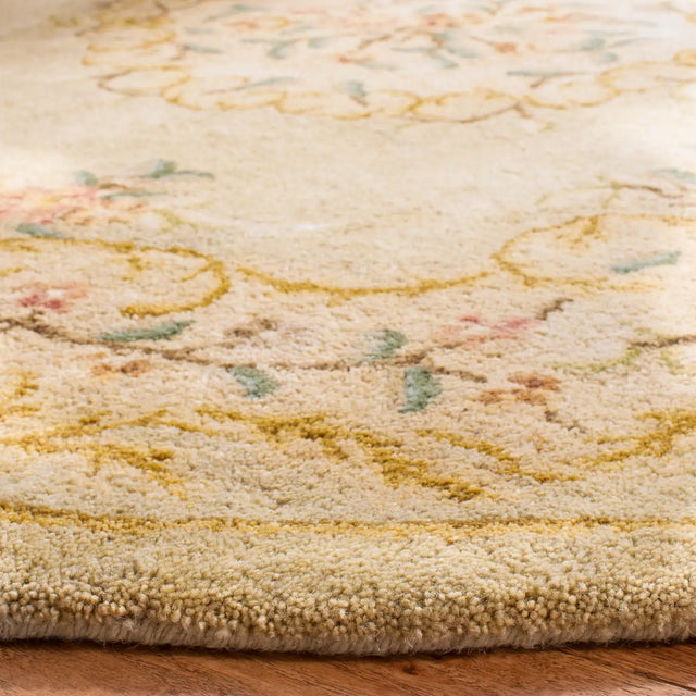 Safavieh Bergama 6'-0" x 6'-0" Rug in Light Green / Beige