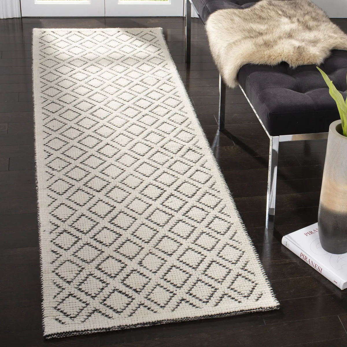 Safavieh Vermont 2'-3" x 10'-0" Rug in Ivory / Black