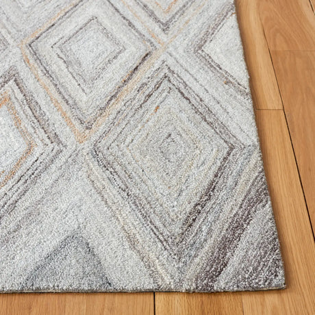 Safavieh Metro 4'-0" x 6'-0" Rug in Grey / Light Brown