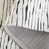 Safavieh Casablanca 4'-0" x 6'-0" Rug in Ivory / Black