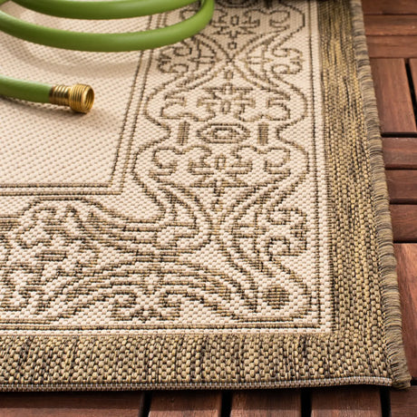 Safavieh Courtyard 4'-0" x 5'-7" Rug in Natural / Brown