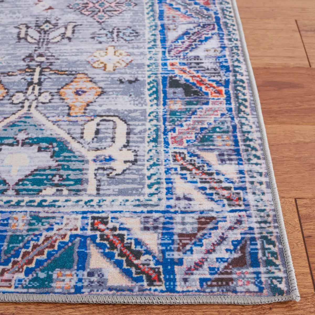 Safavieh Tucson 4'-0" x 6'-0" Rug in Beige / Grey