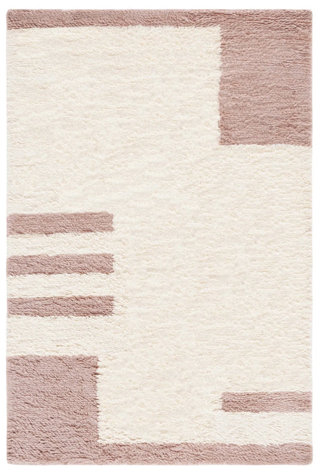 Safavieh Casablanca 4'-0" x 6'-0" Rug in Pink / Ivory