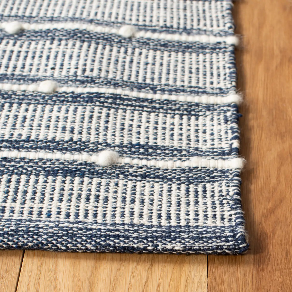Safavieh Striped Kilim 4'-0" x 6'-0" Rug in Navy / Blue