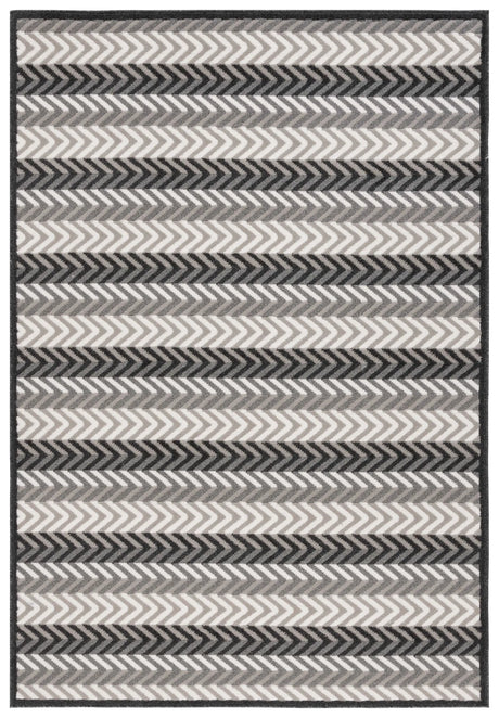 Safavieh Pyramid 4'-5" x 6'-5" Rug in Grey / Ivory Black