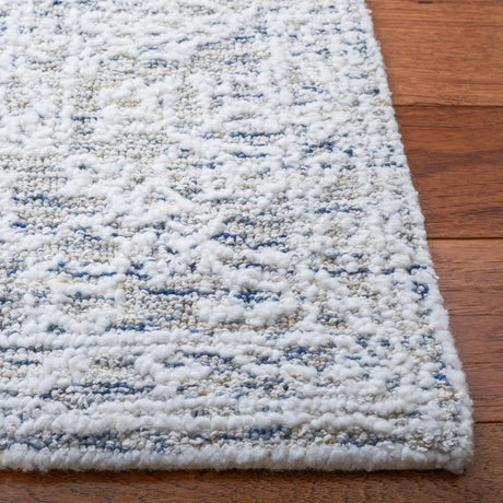 Safavieh Metro 4'-0" x 6'-0" Rug in Ivory / Beige