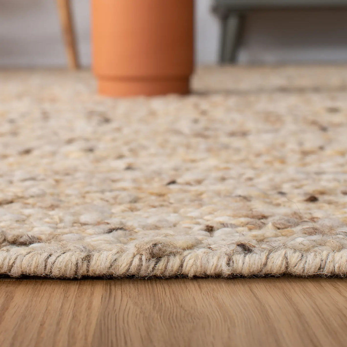 Safavieh Natura 4'-0" x 6'-0" Rug in Beige