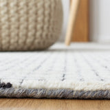 Safavieh Abstract 4'-0" x 6'-0" Rug in Grey / Ivory