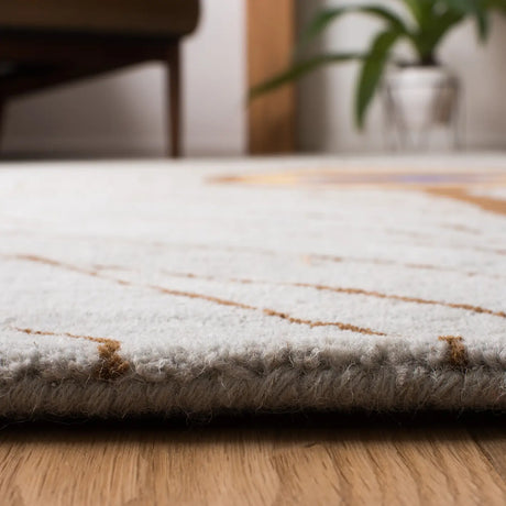 Safavieh Soho 3'-6" x 5'-6" Rug in Grey / Brown