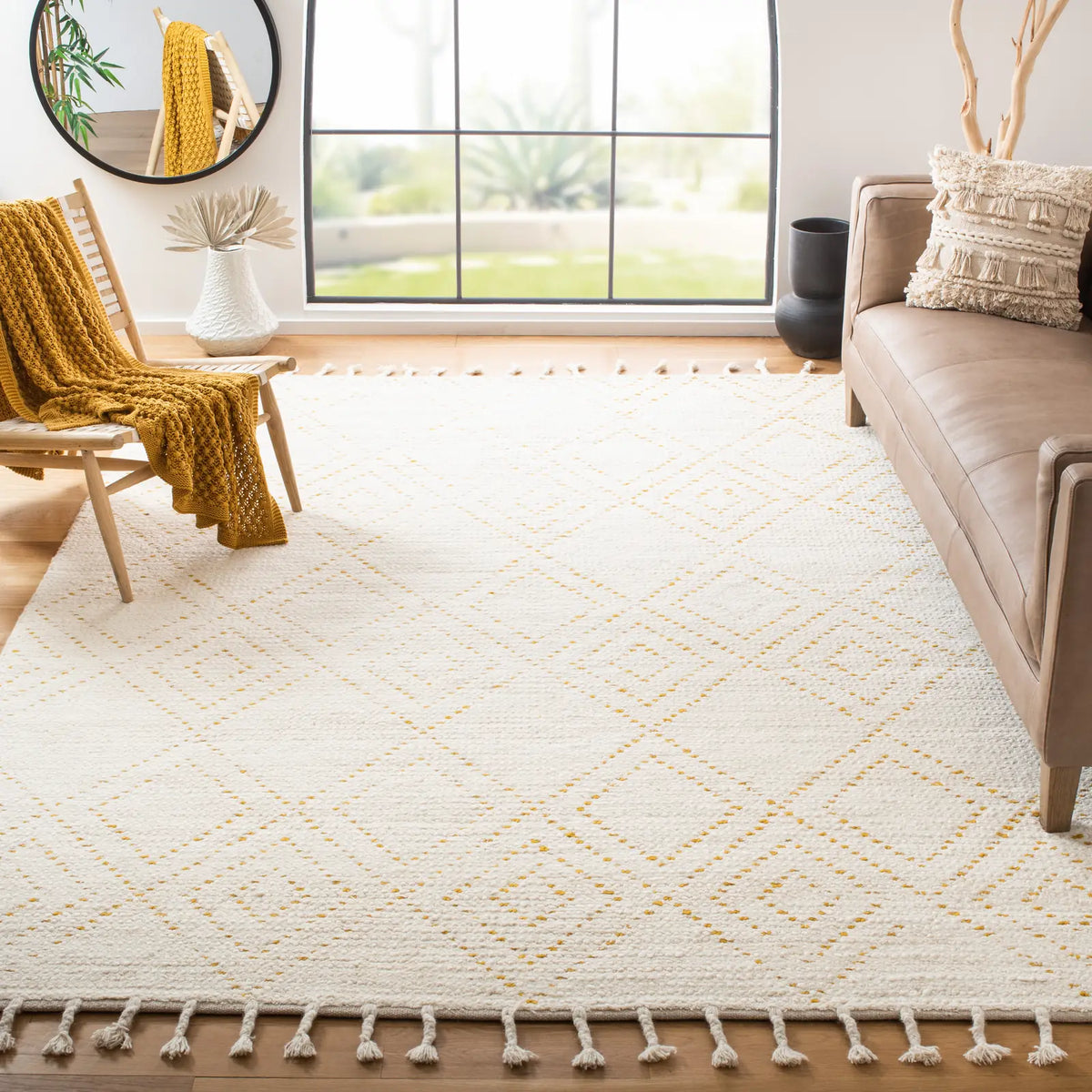 Safavieh Casablanca 8'-0" x 10'-0" Rug in Ivory / Gold