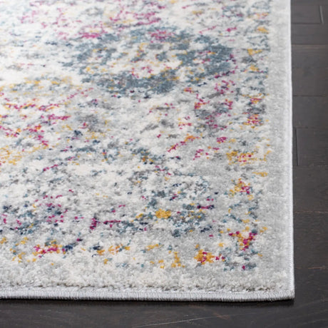 Safavieh Madison 4'-0" x 6'-0" Rug in Grey / Gold