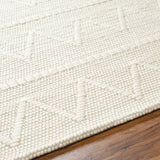 Surya Empoli Epo-2305 Off-White, Light Silver Rug.