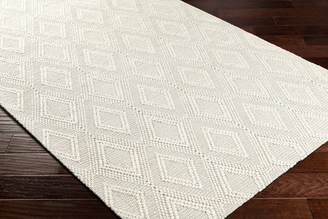 Surya Empoli Epo-2313 Off-White, Light Silver Rug.