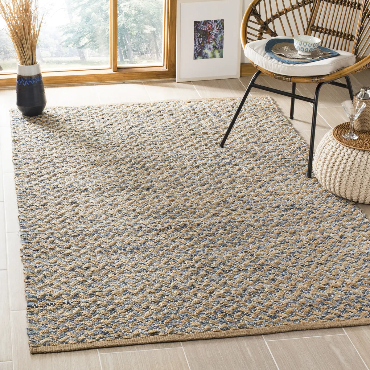 Safavieh Cape Cod 4'-0" x 6'-0" Rug in Blue / Natural