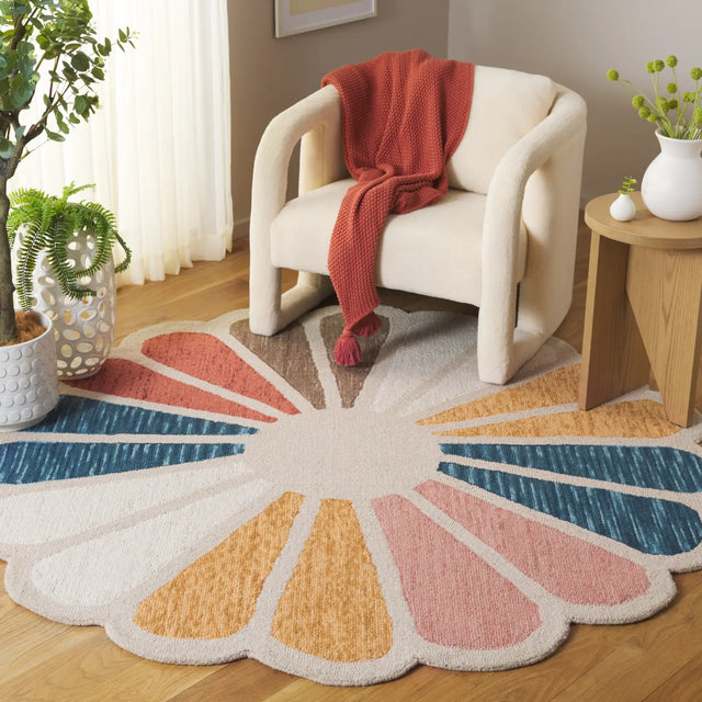 Safavieh Novelty 6'-0" x 6'-0" Rug in Beige / Blue