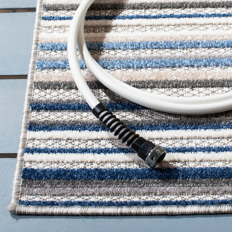Safavieh Cabana 4'-5" x 6'-5" Rug in Grey / Blue