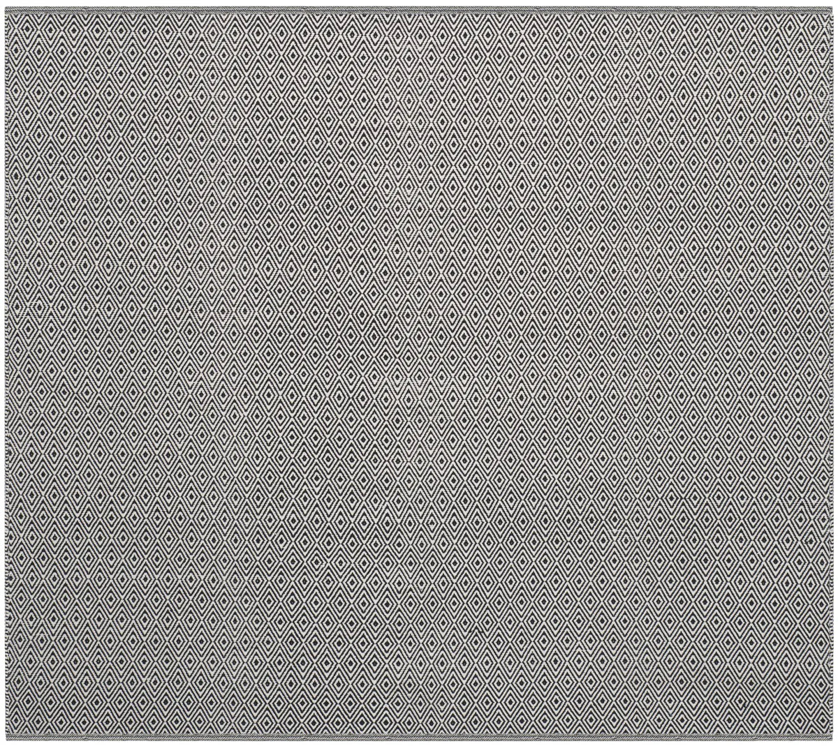 Safavieh Montauk 6'-0" x 6'-0" Rug in Ivory / Navy