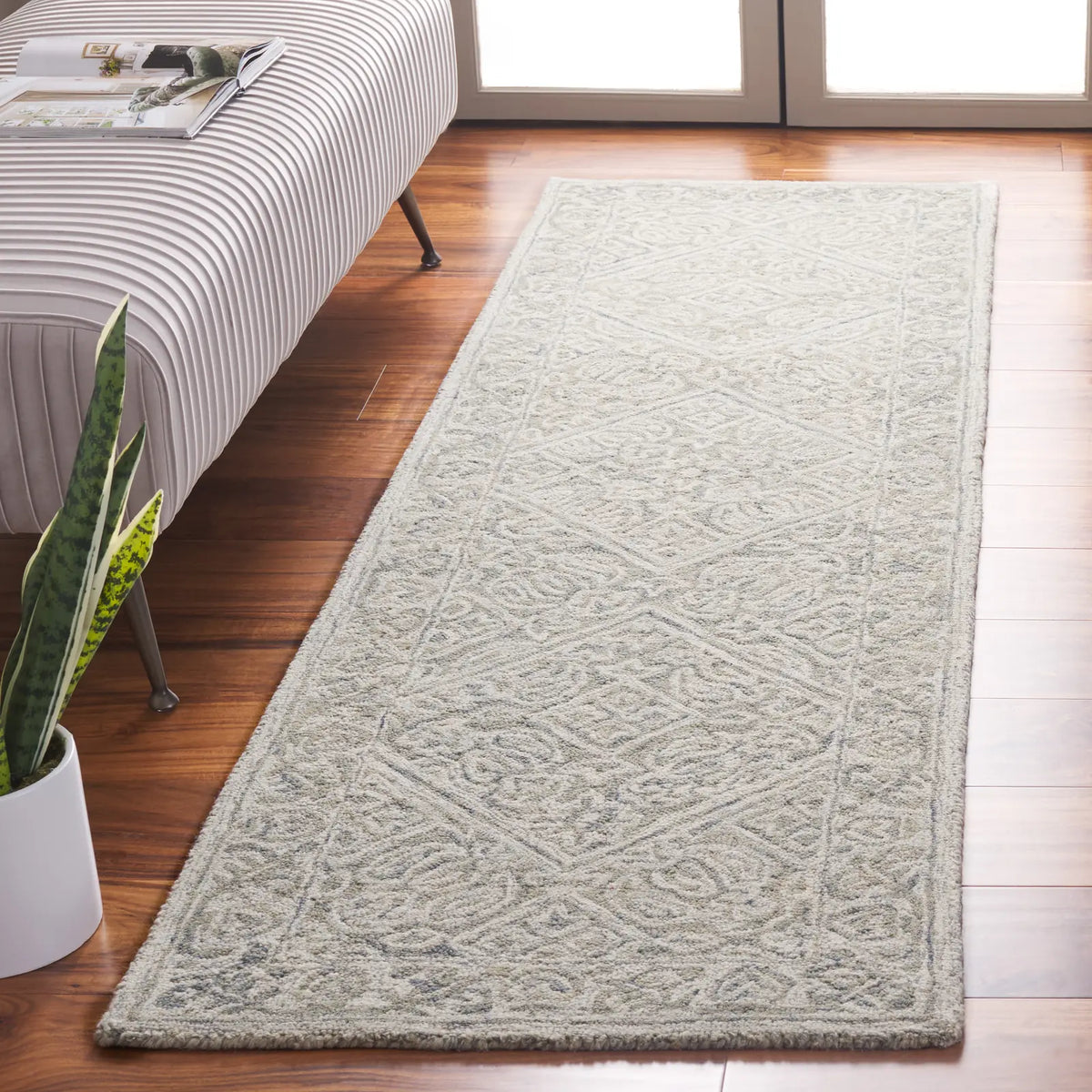 Safavieh Dip Dye 2'-3" x 8'-0" Rug in Grey / Ivory