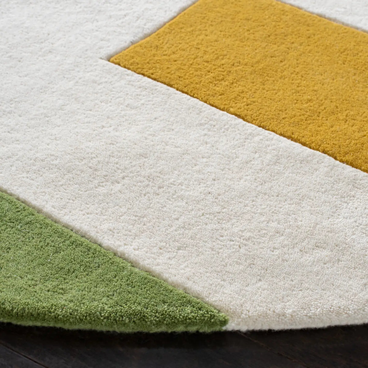 Safavieh Fifth Avenue 5'-0" x 5'-0" Rug in Ivory / Black
