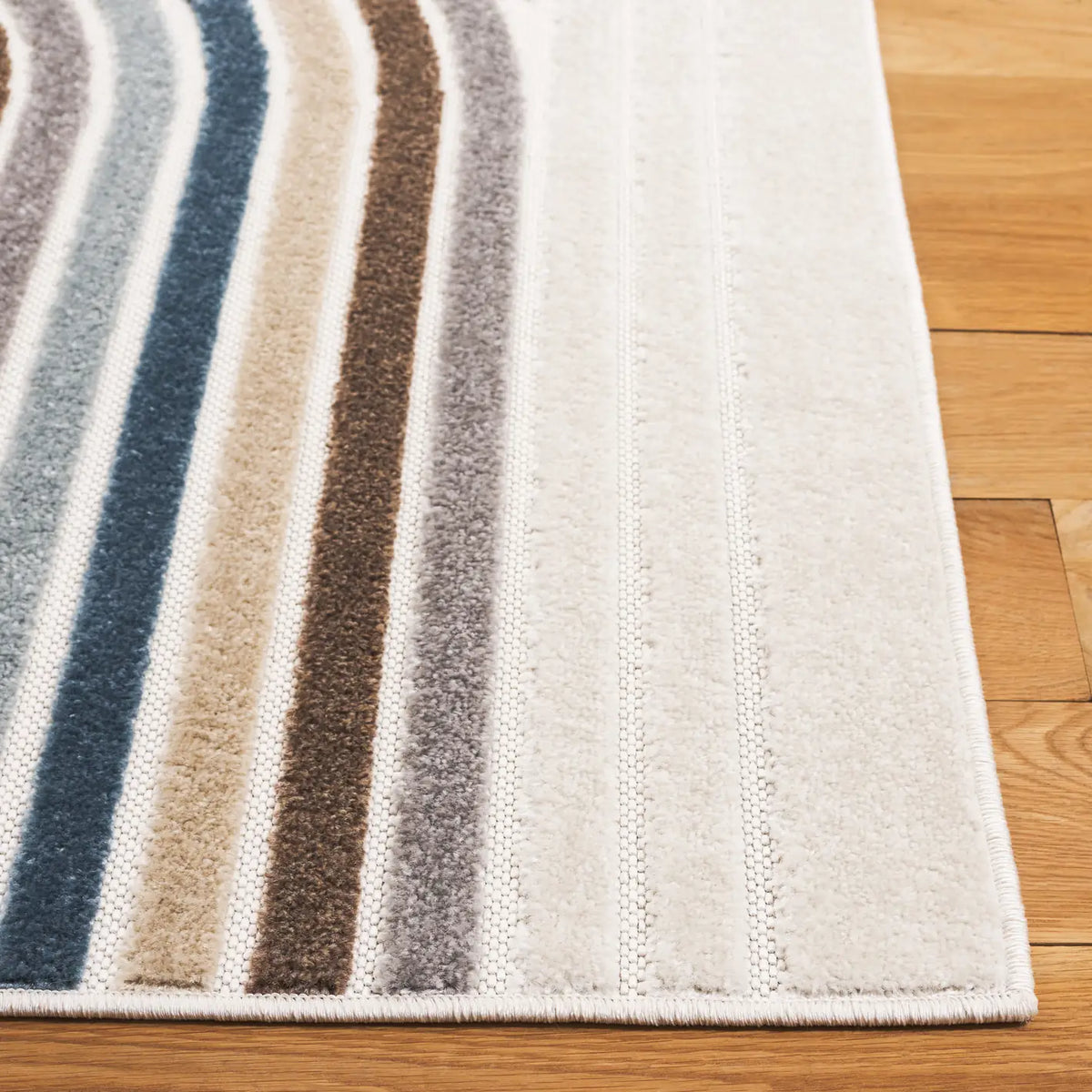 Safavieh Stella 4'-0" x 6'-0" Rug in Ivory / Brown Blue