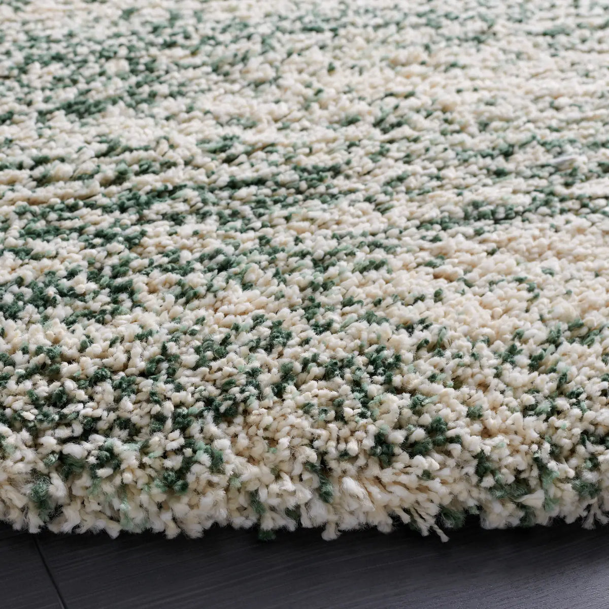 Safavieh Hudson Shag 7'-0" x 7'-0" Rug in Ivory / Green
