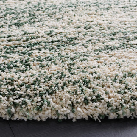 Safavieh Hudson Shag 7'-0" x 7'-0" Rug in Ivory / Green