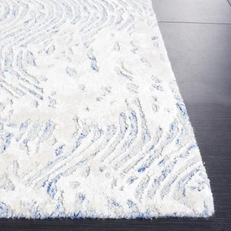 Safavieh Glamour 4'-0" x 6'-0" Rug in Blue / Ivory