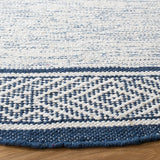 Safavieh Montauk 6'-0" x 6'-0" Rug in Ivory / Navy