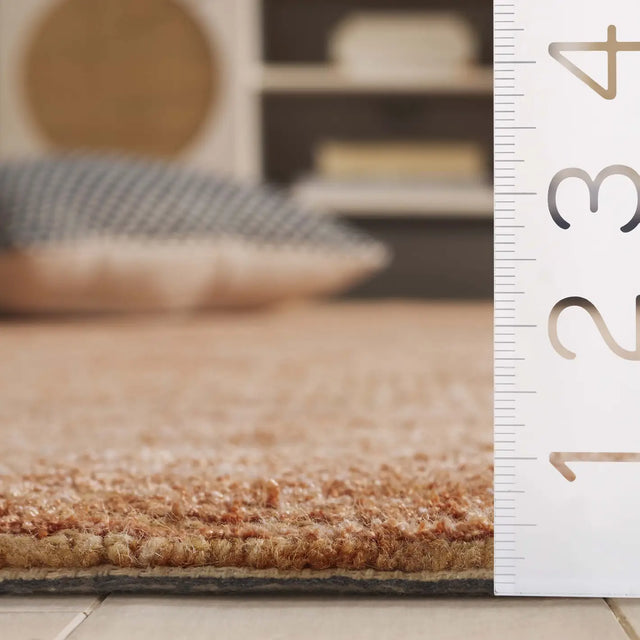 Safavieh Soho 4'-0" x 6'-0" Rug in Rust
