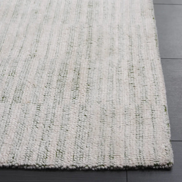Safavieh Restoration Vintage 4'-0" x 6'-0" Rug in Green / Ivory